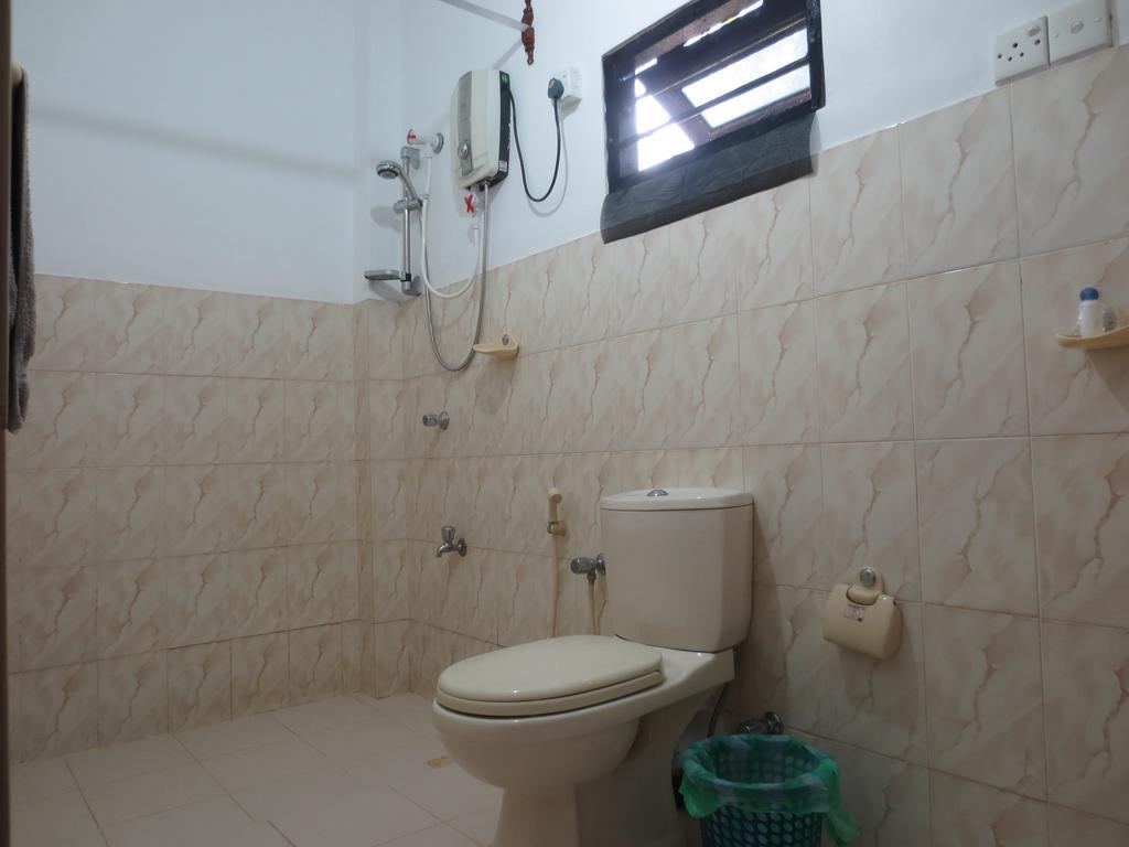 Jungle Holiday Home Hikkaduwa Exterior photo