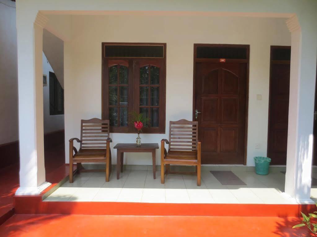 Jungle Holiday Home Hikkaduwa Exterior photo